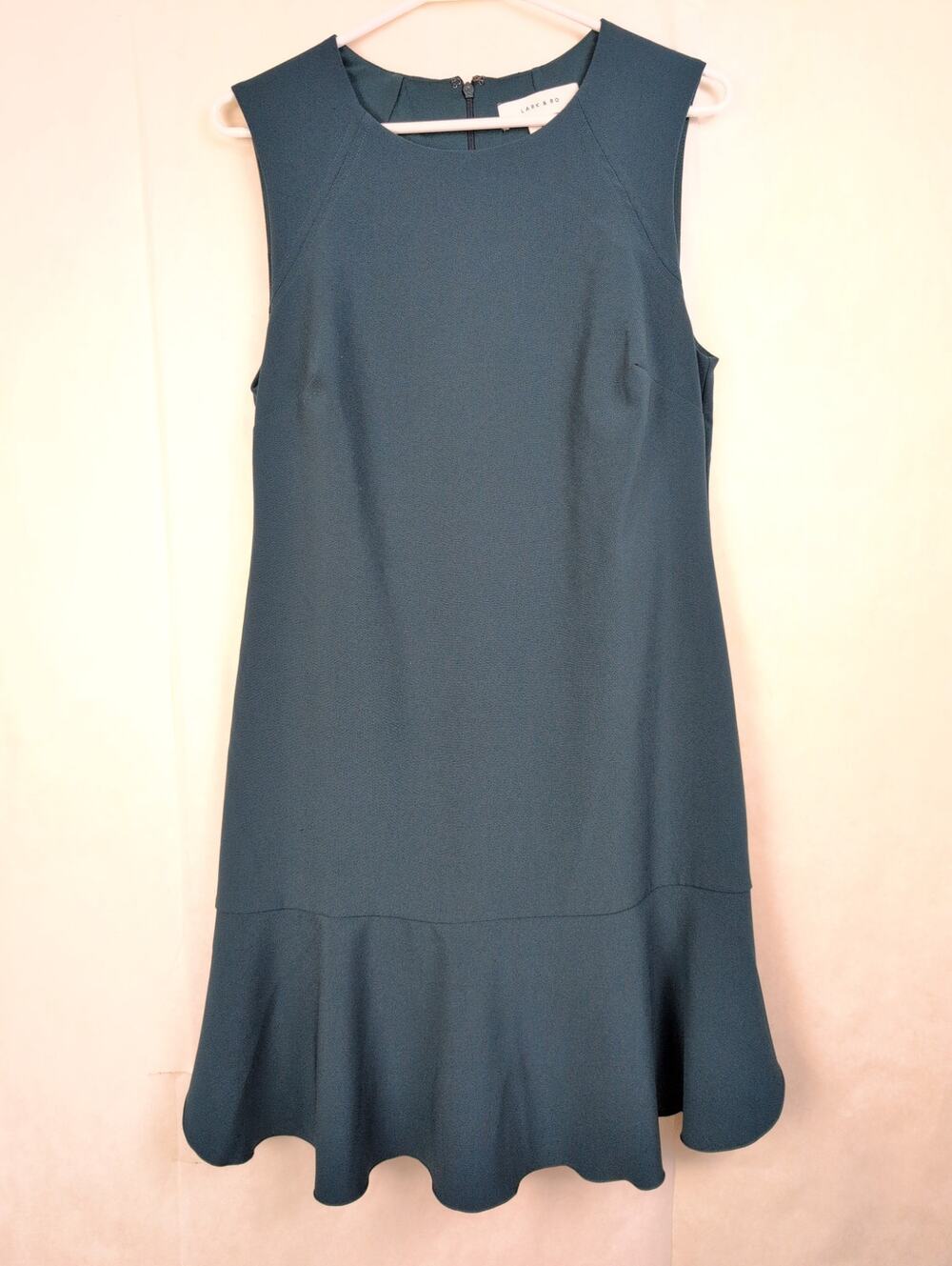 Lark and Ro green sleeveless flutter hem sheath dress Size 4 Classic Minimal